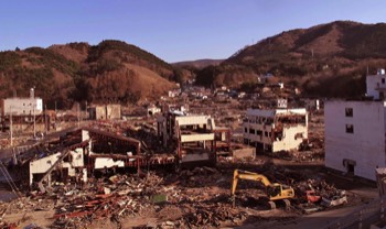  4/15 view from hospital, downtown Onagawa City 